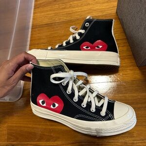 Lightly worn. Trendy and stylish!